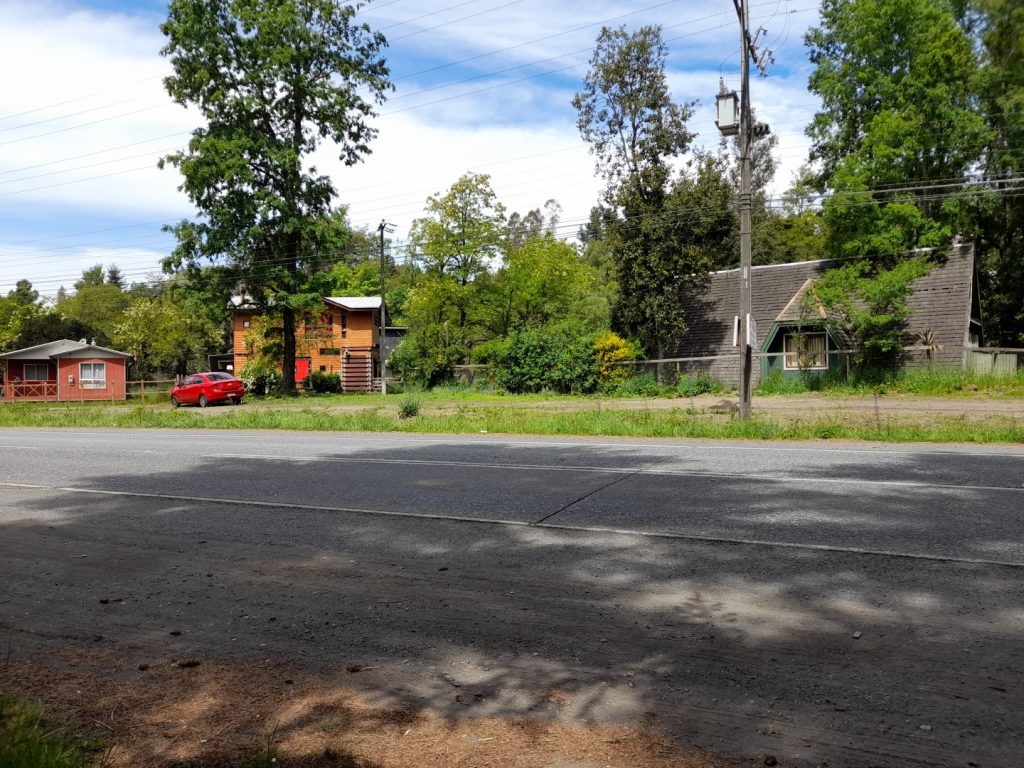 Venta Cabaña y sitios a orillas del camino Villarrica a Pucón