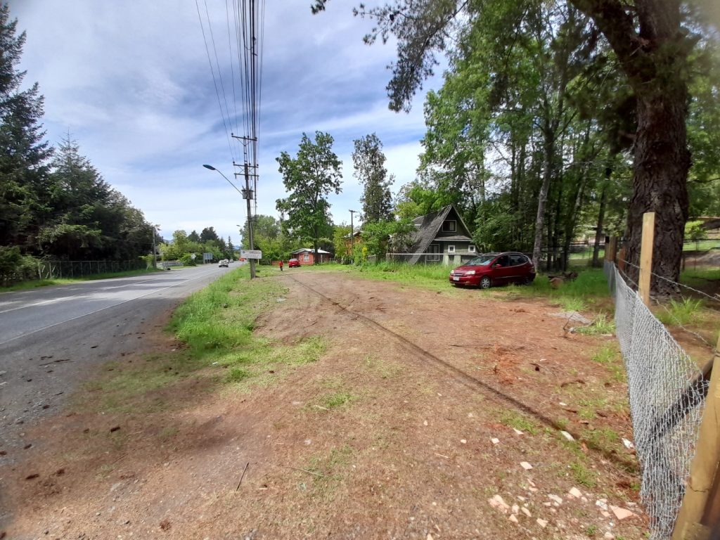 Venta Cabaña y sitios a orillas del camino Villarrica a Pucón