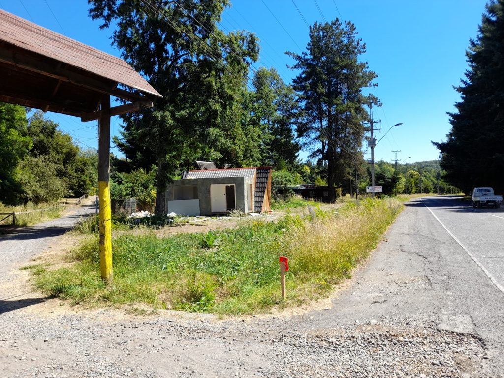 Venta Cabaña y sitios a orillas del camino Villarrica a Pucón