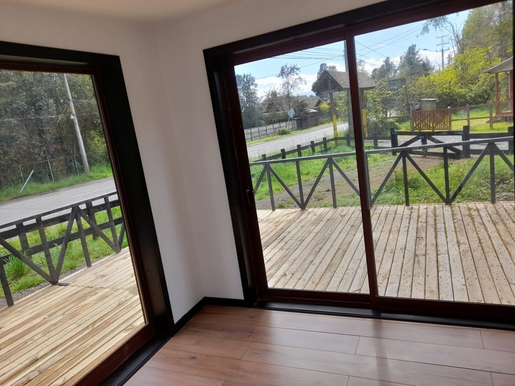 Venta Cabaña y sitios a orillas del camino Villarrica a Pucón