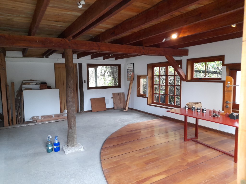 VENTA DE TERRENO CON GALPONES Y OFICINA CON SALA DE VENTAS