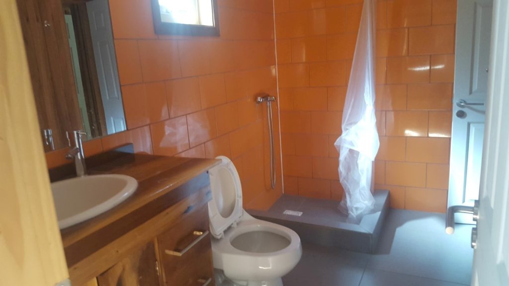 Arriendo de casa Condominio Alto Pinar 5 Dorm. 3 baños