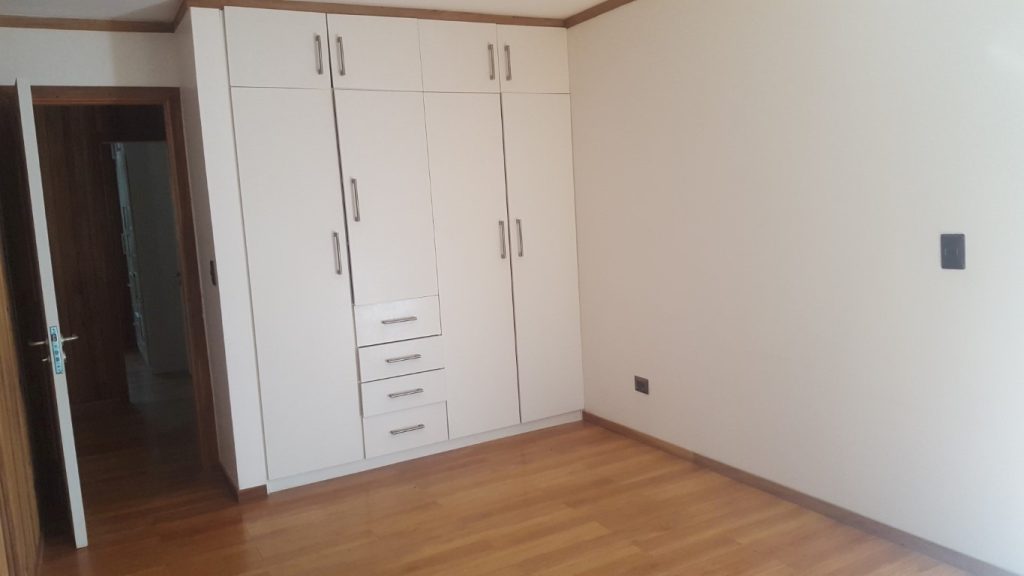 Arriendo de casa Condominio Alto Pinar 5 Dorm. 3 baños